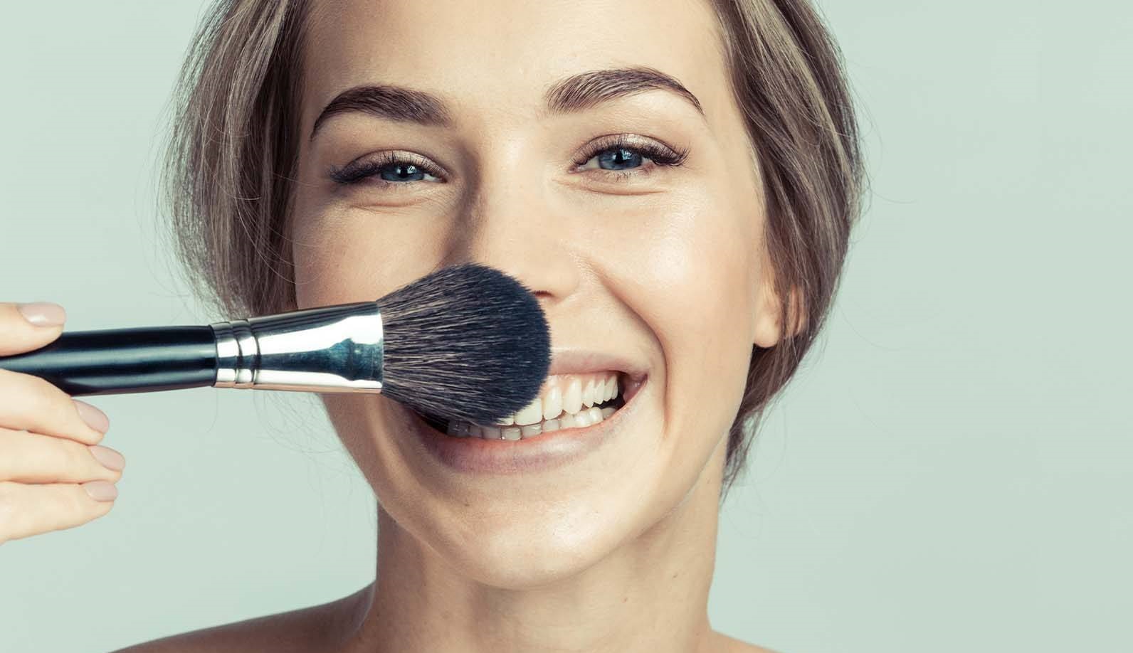 آرایش ساده ی دخترانه - افزایش ماندگاری کرم پودر