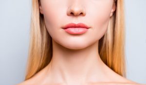 برجسته کردن لب