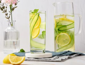 دتاکس واتر خیار و لیمو