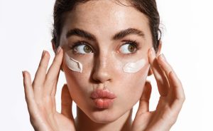 روتین پوستی روزانه دخترانه