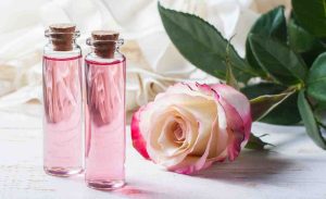 درمان جوش صورت با گلاب