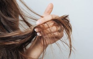 علت خشکی مو