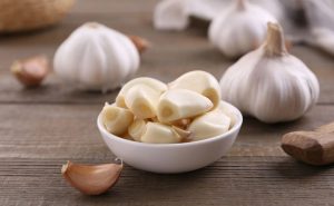 بهترین زمان خوردن سیر برای لاغری