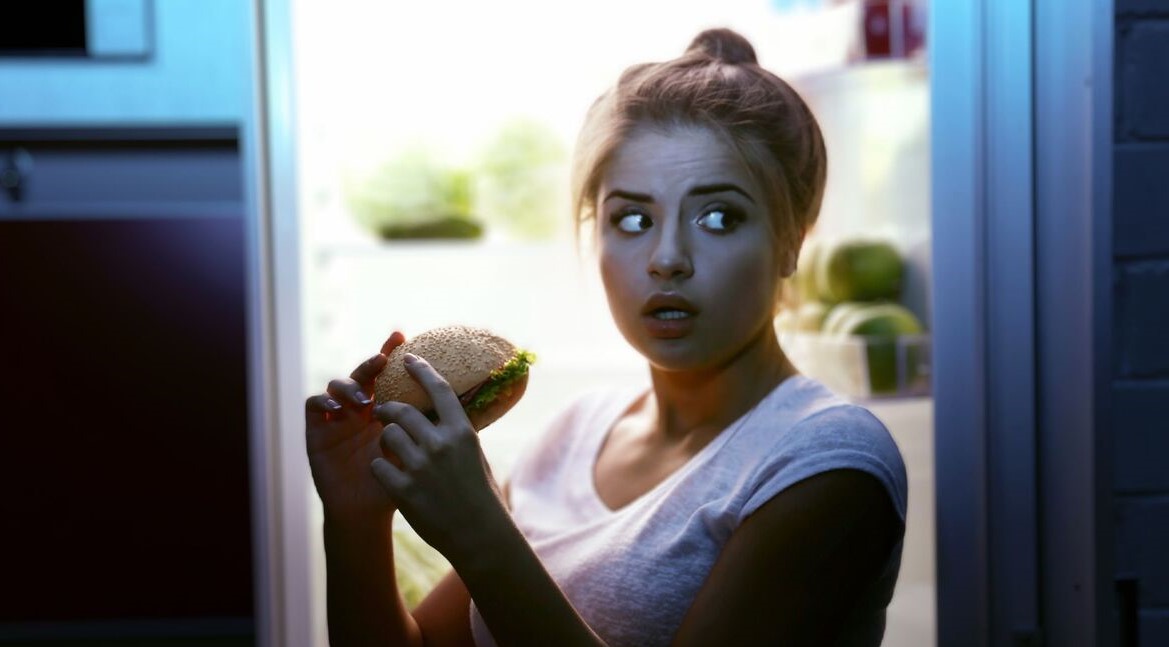 درمان پرخوری شبانه