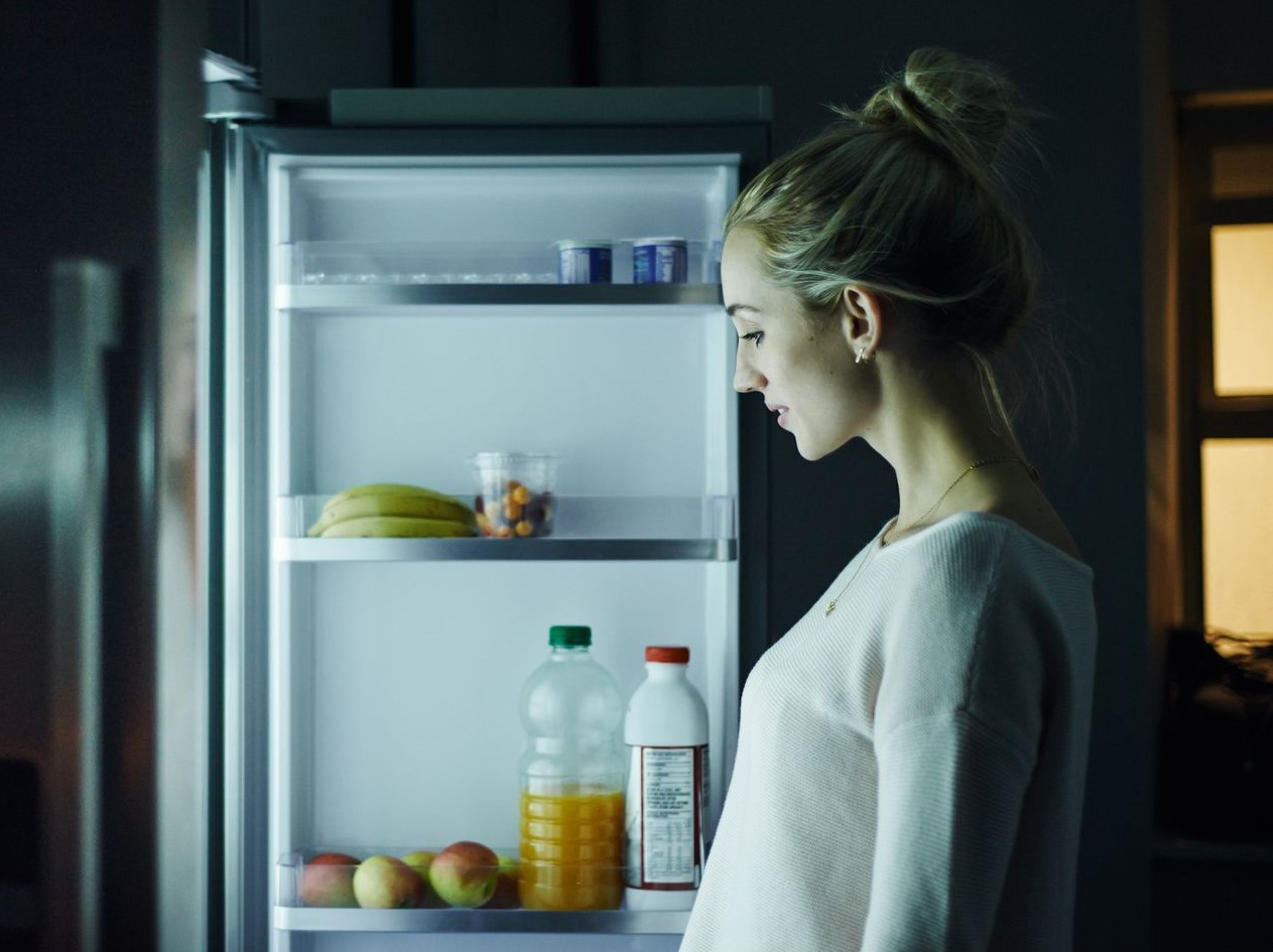 عوارض پرخوری شبانه