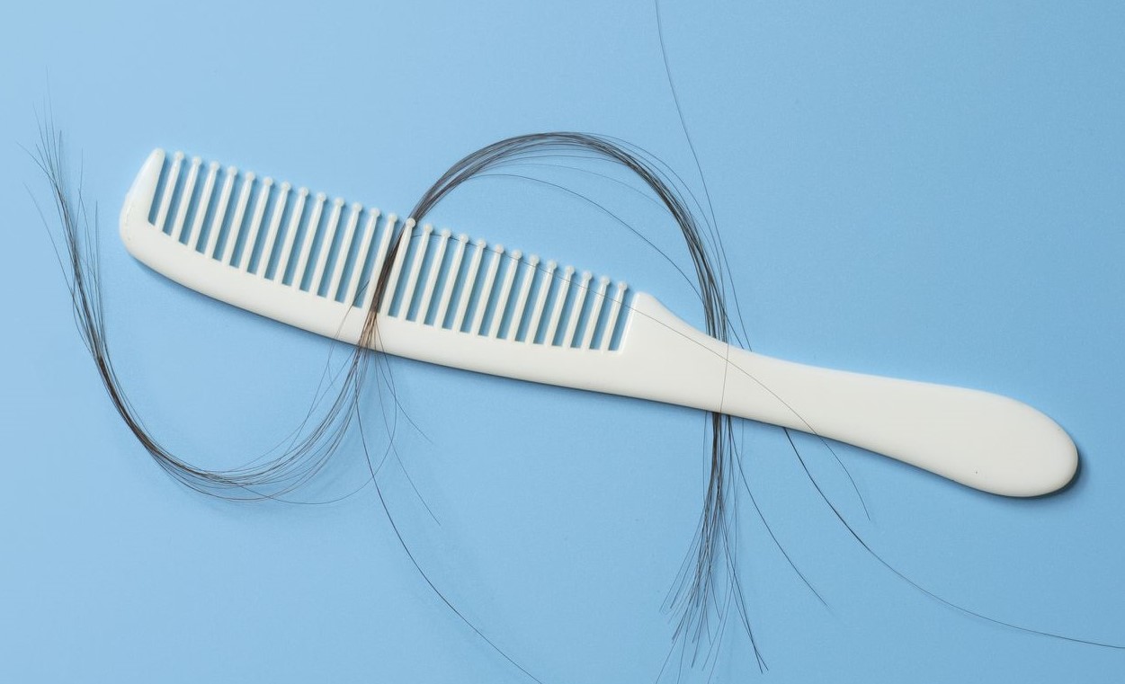 علت ریزش مو - ویتامین برای ریزش مو