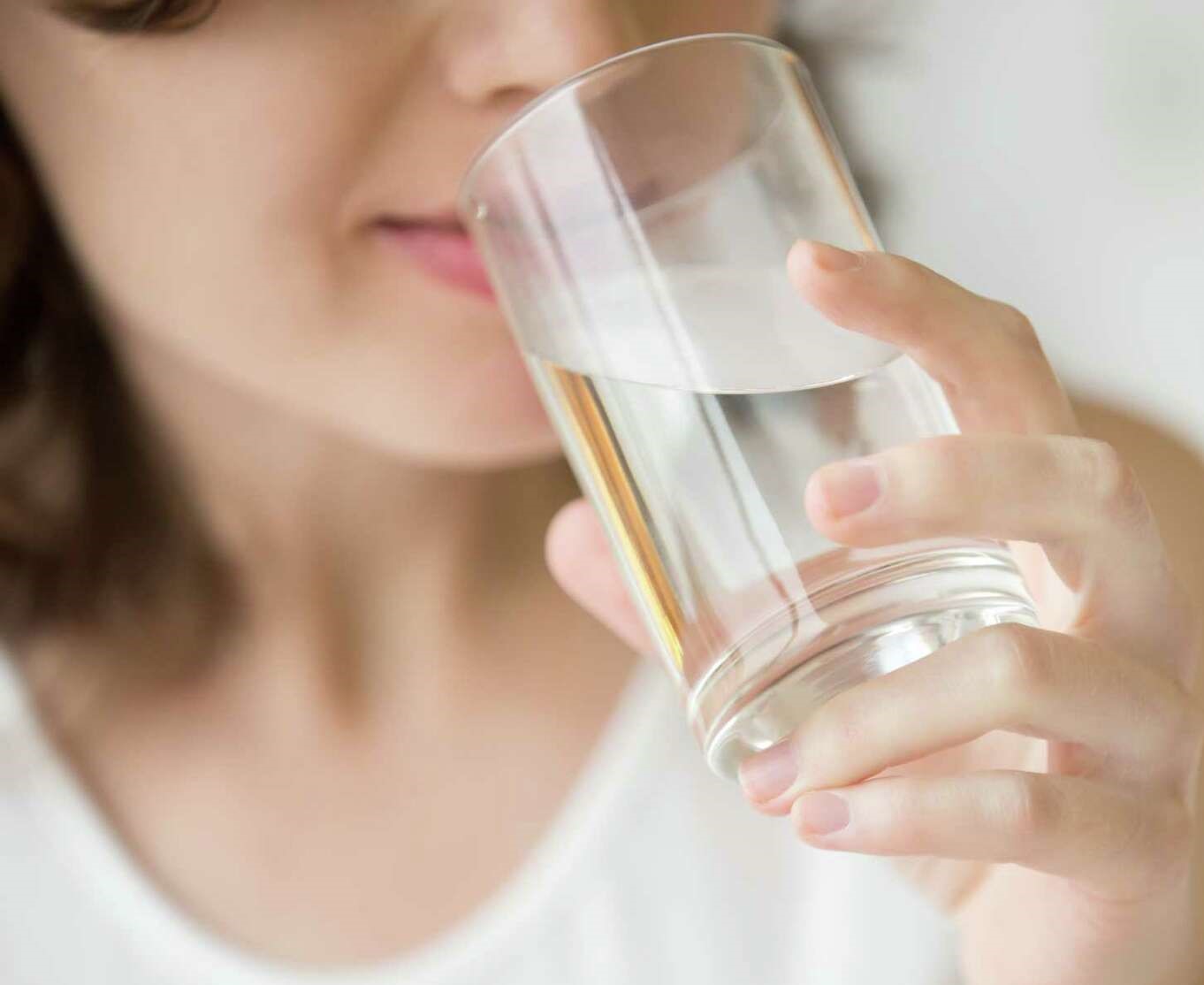 نوشیدن آب - نوشیدنی های مجاز در رژیم فستینگ