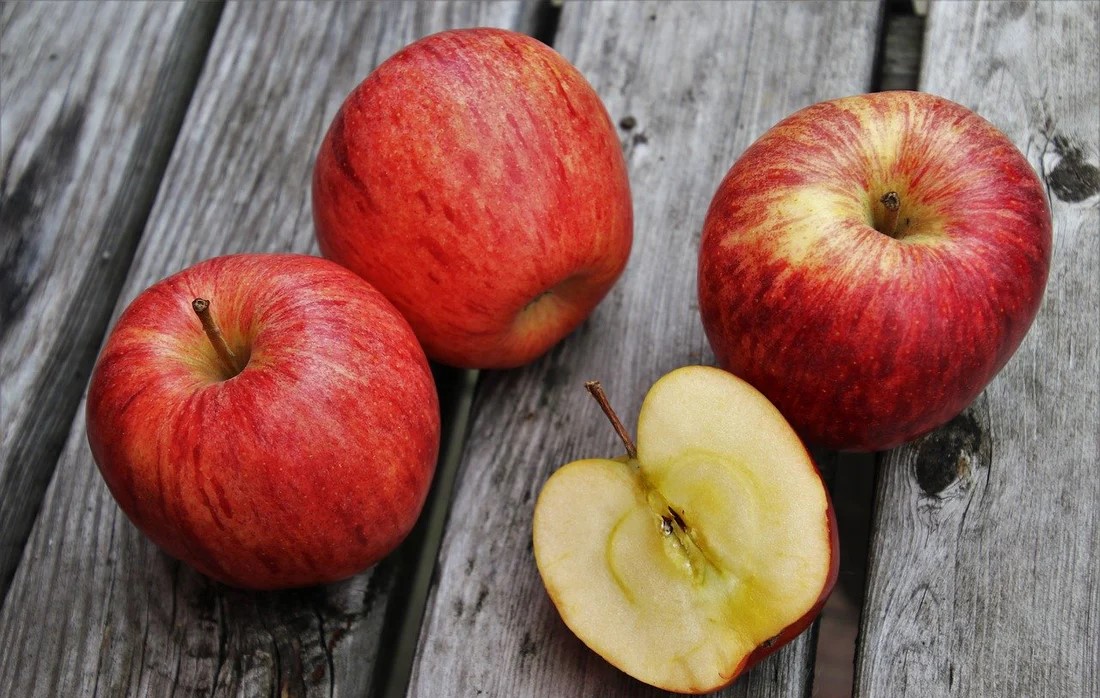 میوه های لاغر کننده - رژیم سیب درختی