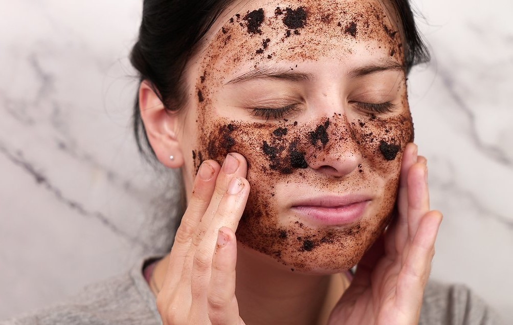 ماسک لایه بردار خانگی - ماسک قهوه و گلاب