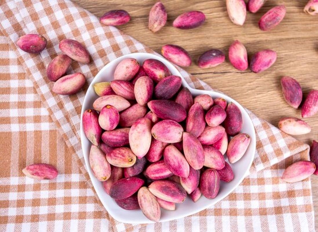 آجیل برای لاغری - خواص پسته خام برای لاغری