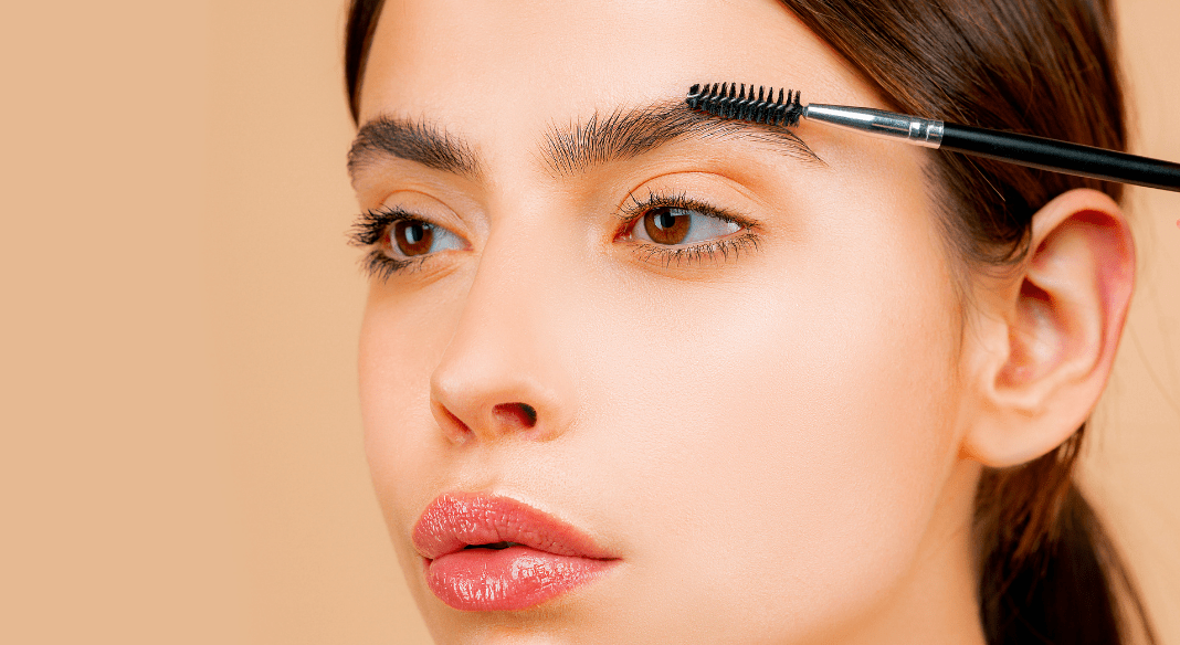 تقویت ابرو - روغن کرچک برای ابرو