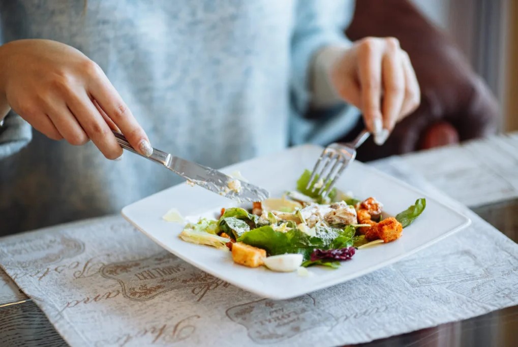 بهترین زمان خوردن ناهار کی است